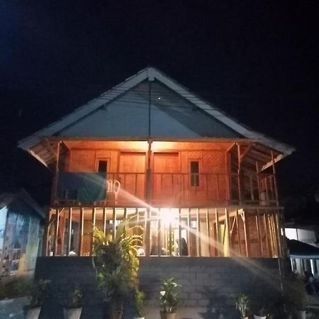 Jaya Homestay Tetebatu Exterior photo